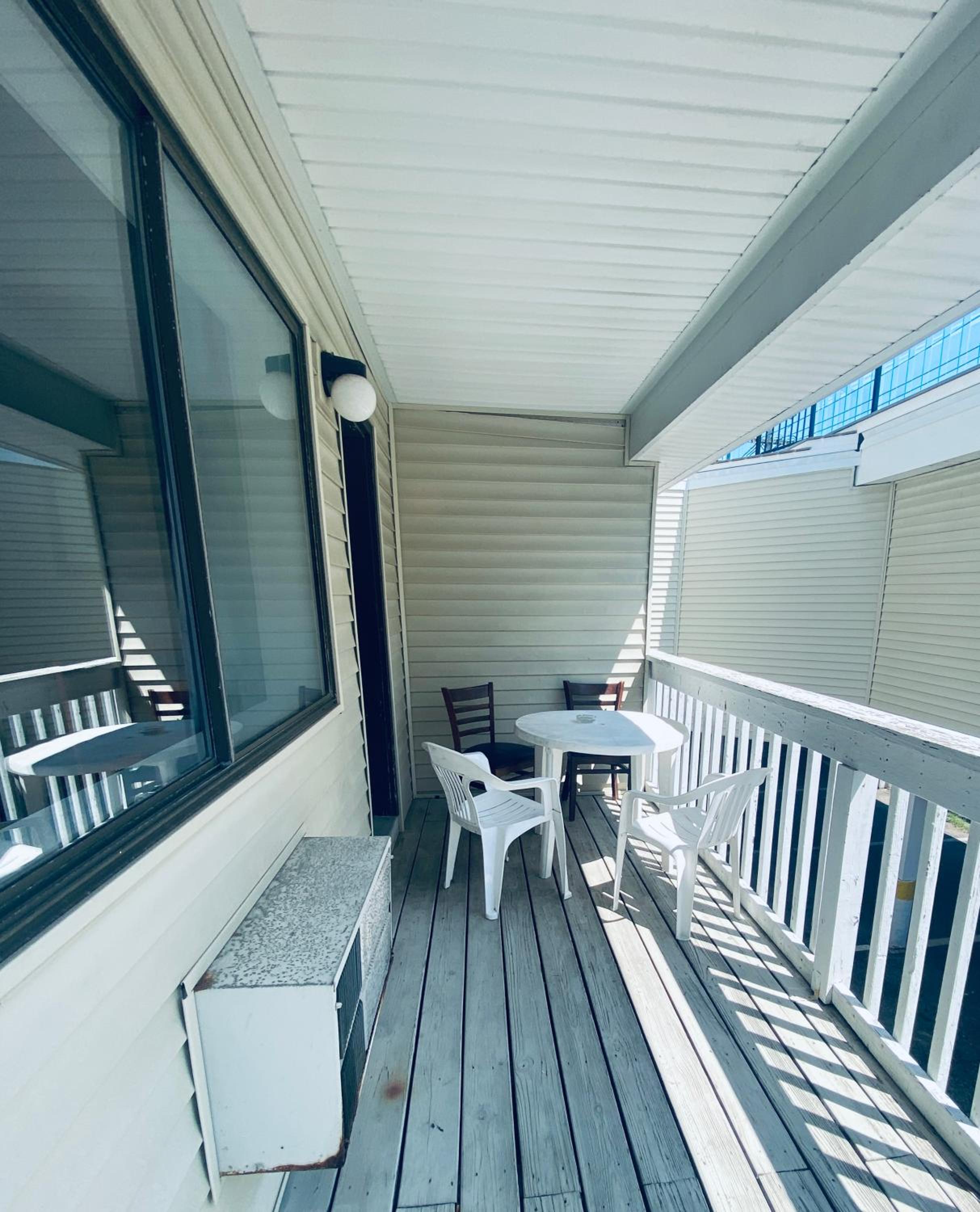 Double Room with Balcony - Photo 5