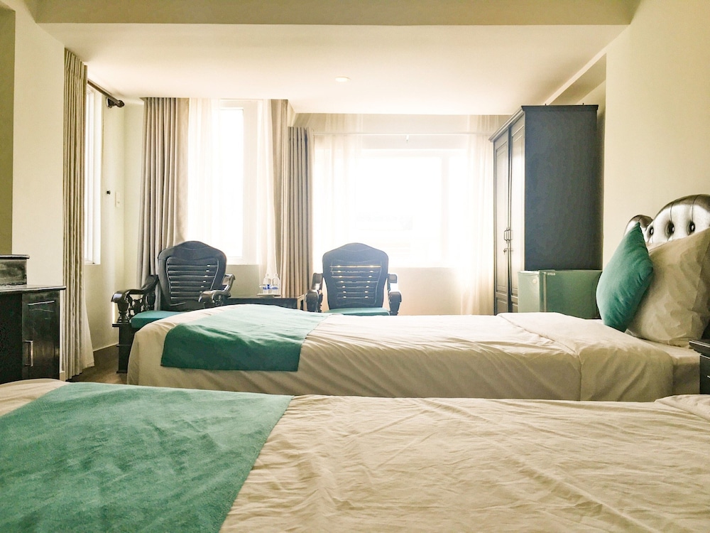 Standard Twin Room, City View - Photo 2