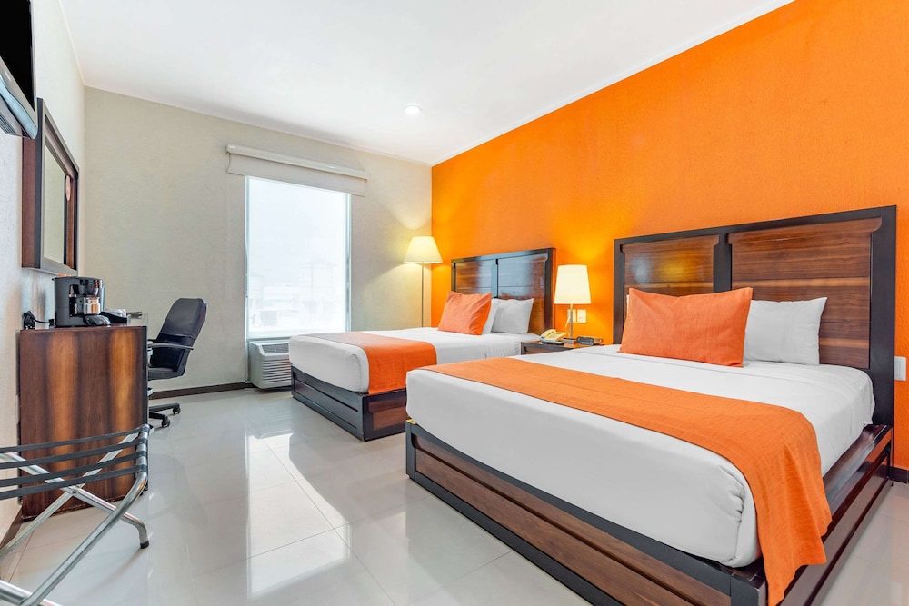 Standard Double Room, 2 Double Beds, Non Smoking - Photo 1
