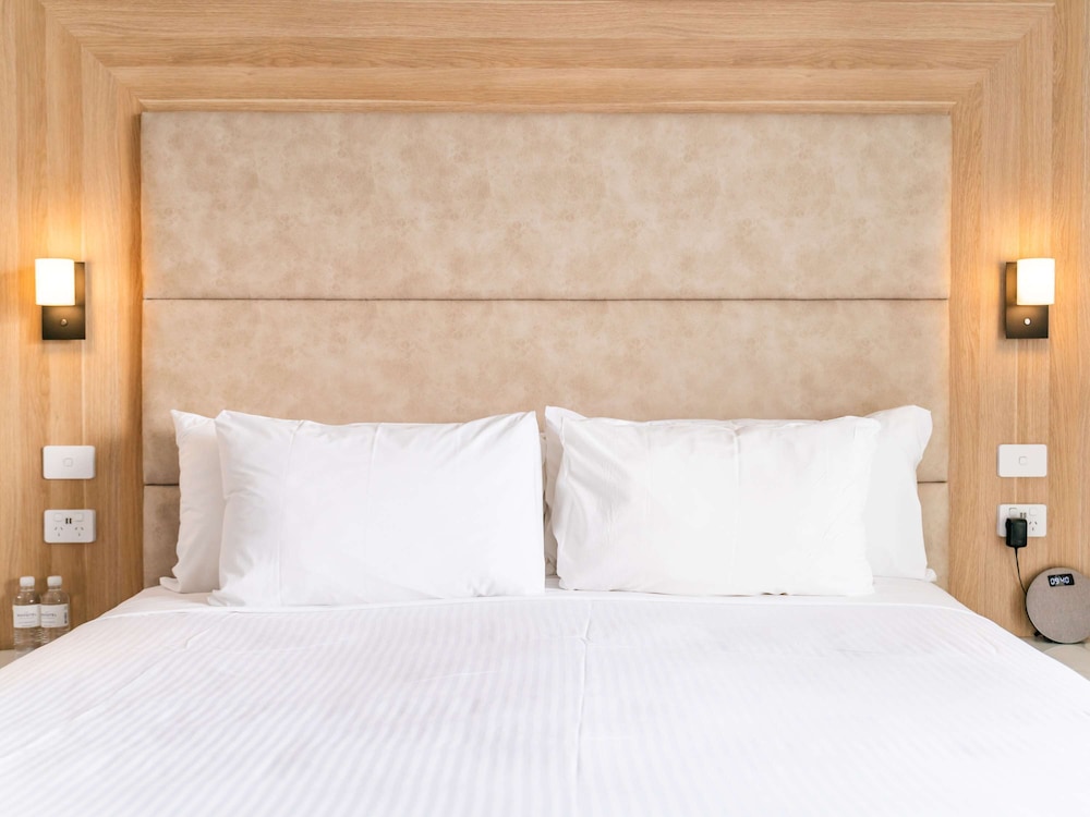 Standard Double Room, 2 Double Beds thumbnail 6