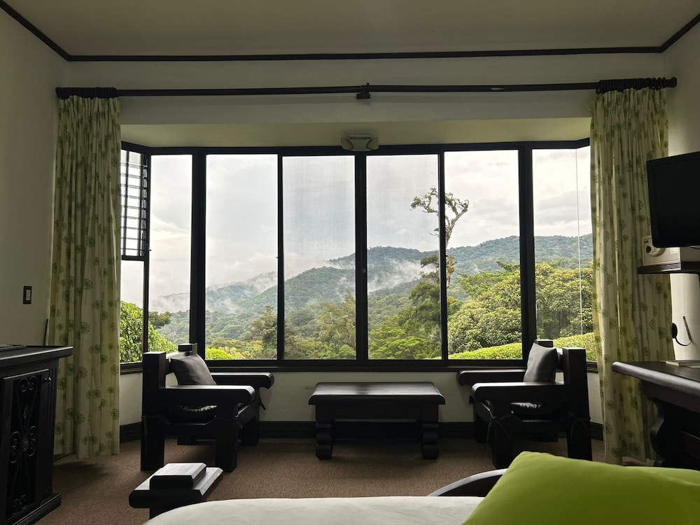 Mountain Suite, 1 King Bed - Photo 3