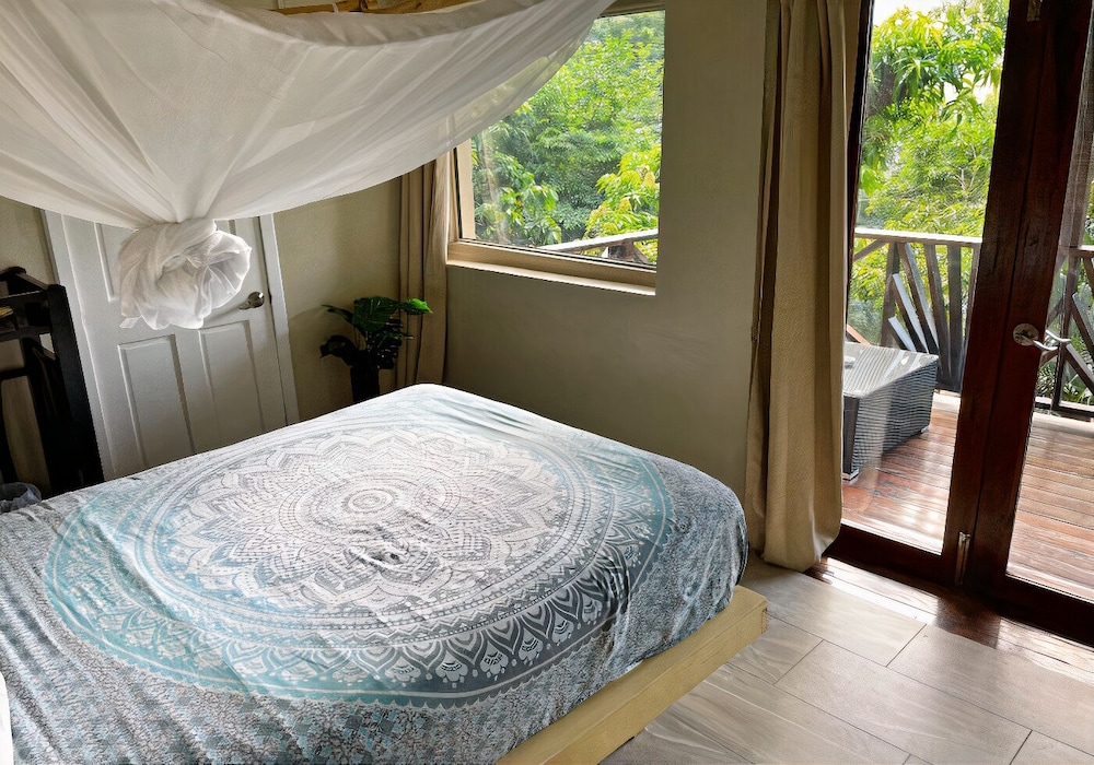 Panoramic Room - Photo 2