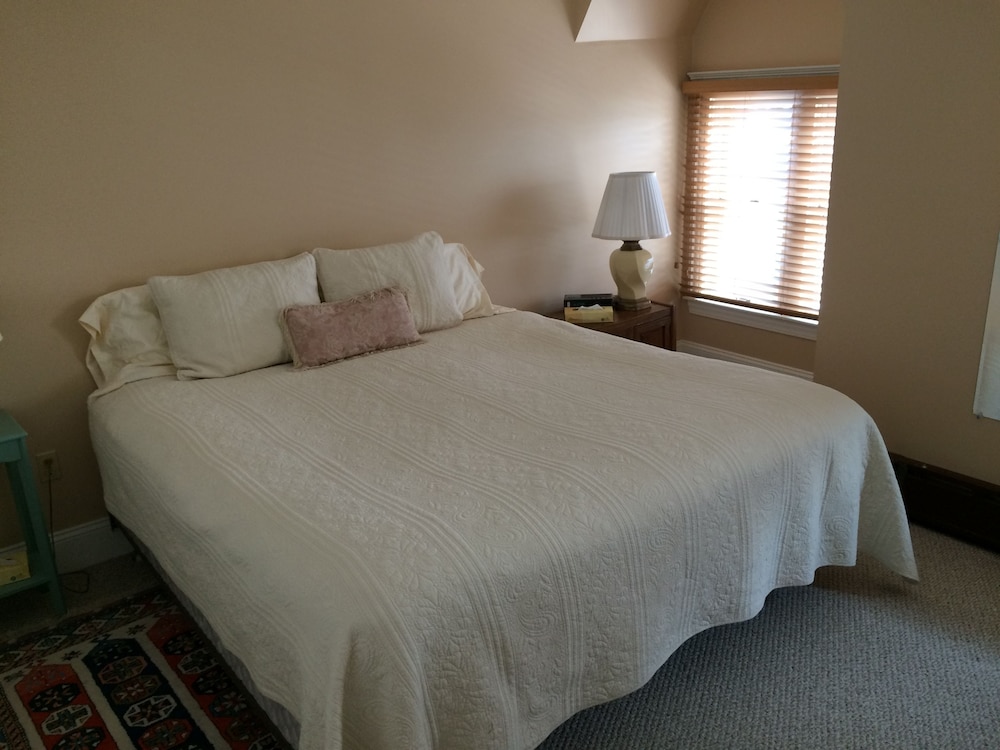 Premier Suite, 1 King Bed photo 2