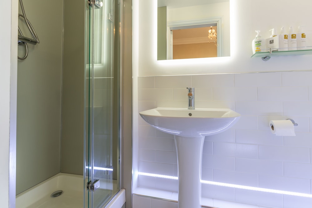 Double Room, Ensuite - Photo 3