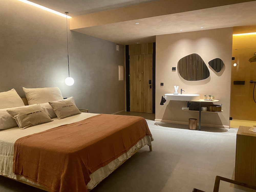 Deluxe Suite, Sea View photo 2