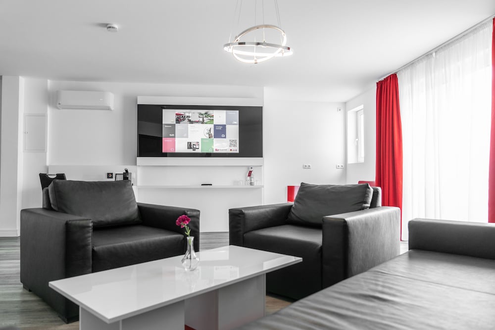 Deluxe Suite - Photo 1