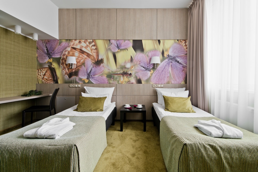 Family Suite (with Spa Access) photo 3