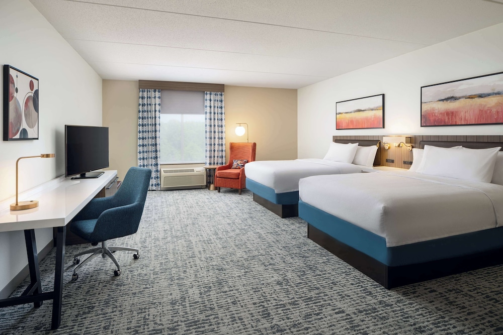Suite, 2 Queen Beds, Accessible (Roll-In Shower) - Photo 2