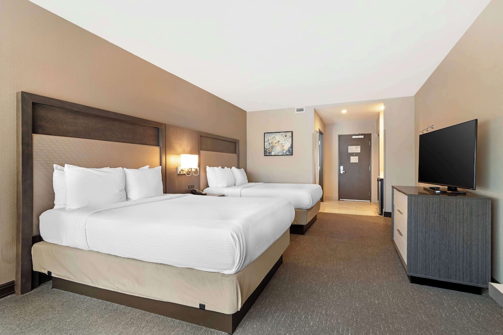 Standard Room, 2 Queen Beds, Accessible, Kitchenette - Photo 2