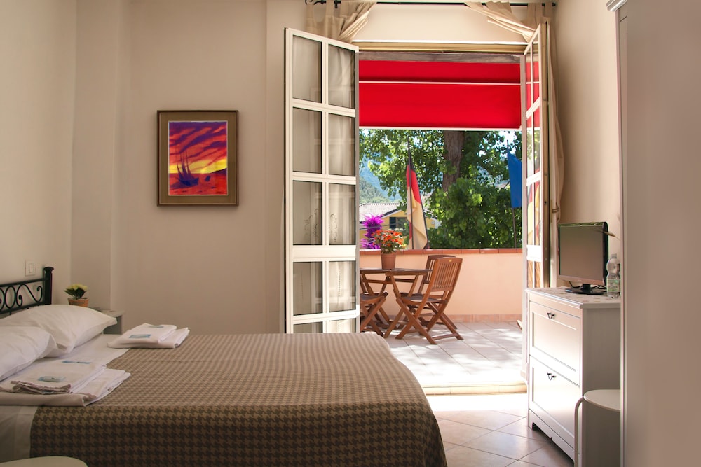 Family Twin Room