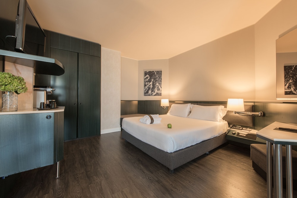 Superior Business Room, 1 Queen Bed - Photo 6