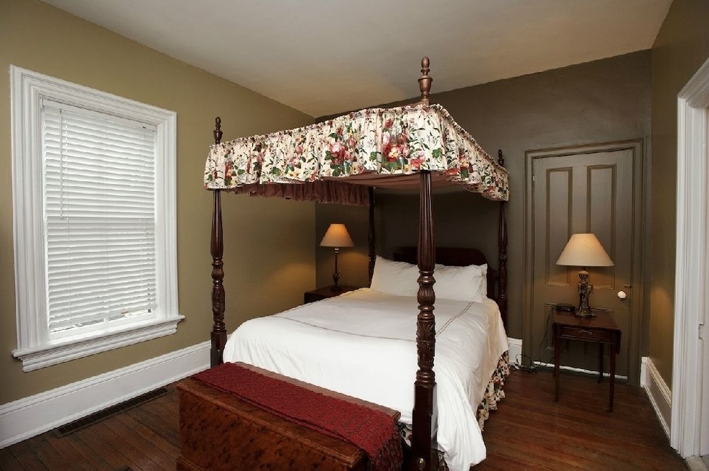 Windsor photo 3