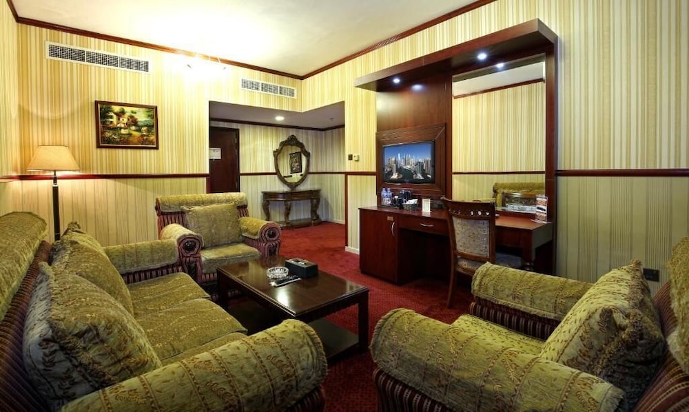 Luxury Suite photo 2