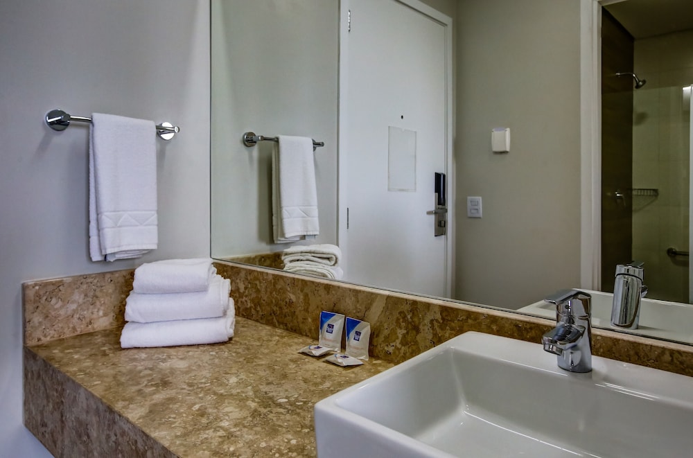 Standard Room, 2 Twin Beds - Photo 3