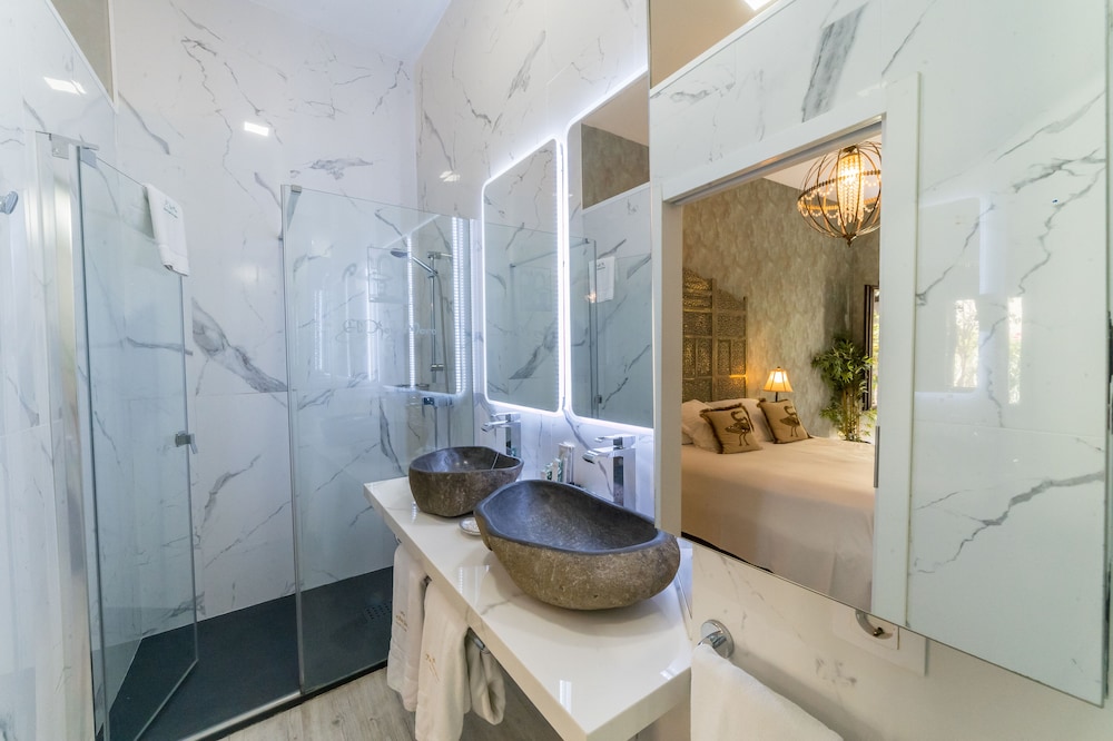 Junior Suite (hydromassage bathtub) - Photo 7