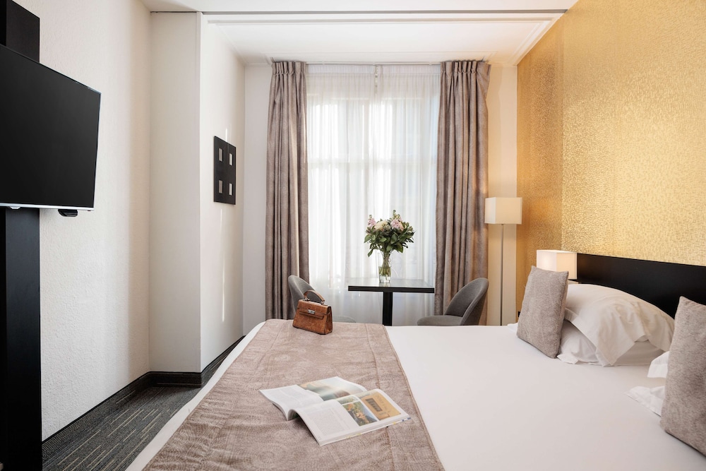 Deluxe Room, 1 King Bed, Non Smoking (Twin bed on request) - Photo 8