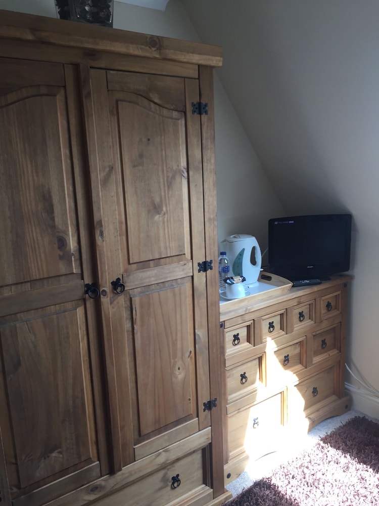 Twin Room, Shared Bathroom photo 2
