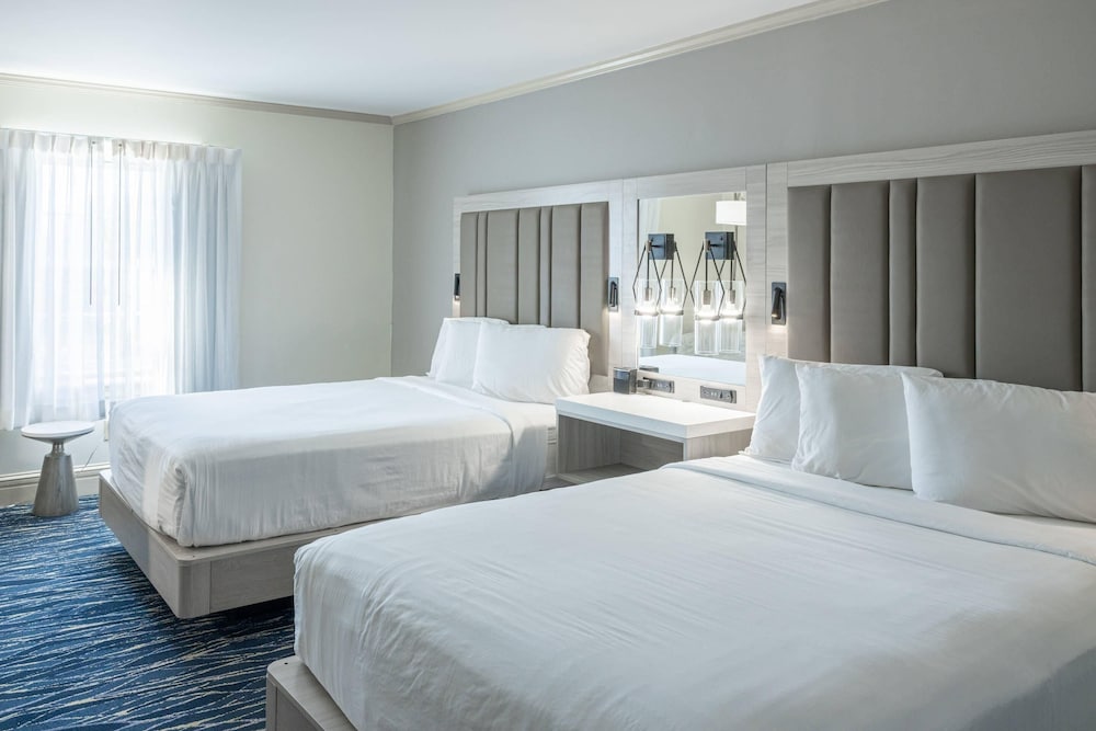 Standard Room, 2 Queen Beds, Non Smoking photo 1