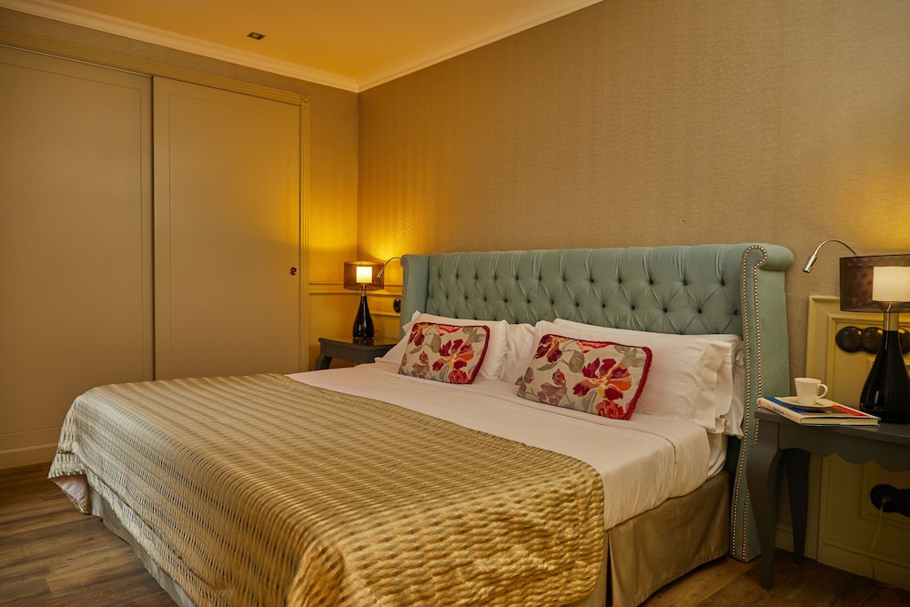 Suite Superior Sagrada Familia with terrace thumbnail 6