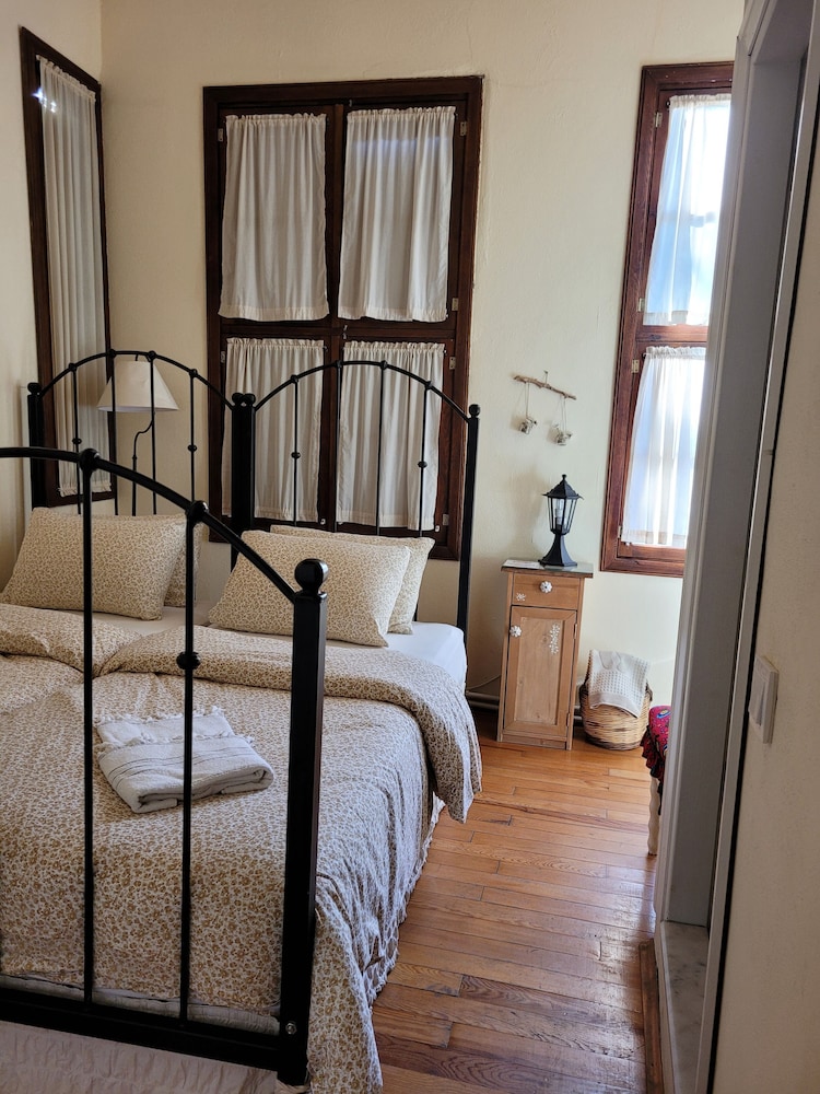 Standard Double Room photo 3