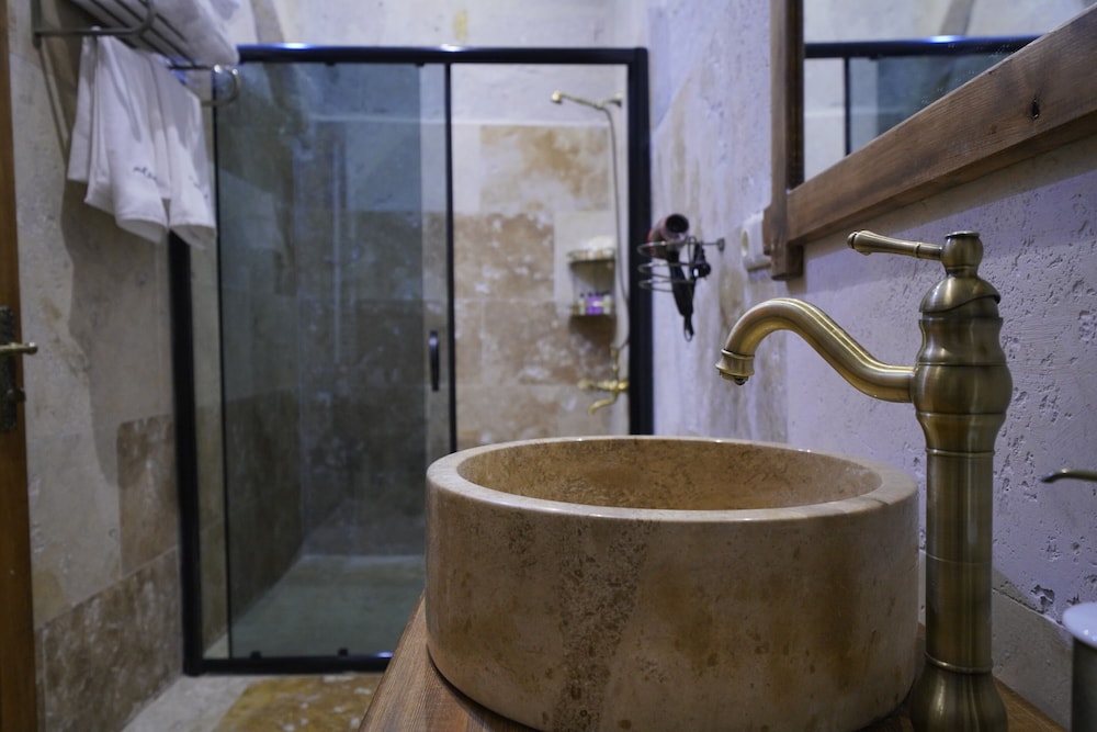 Hanzade Deluxe Stone Room - Photo 16