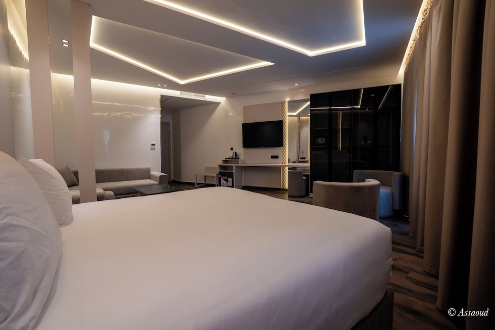 Single Room, City View