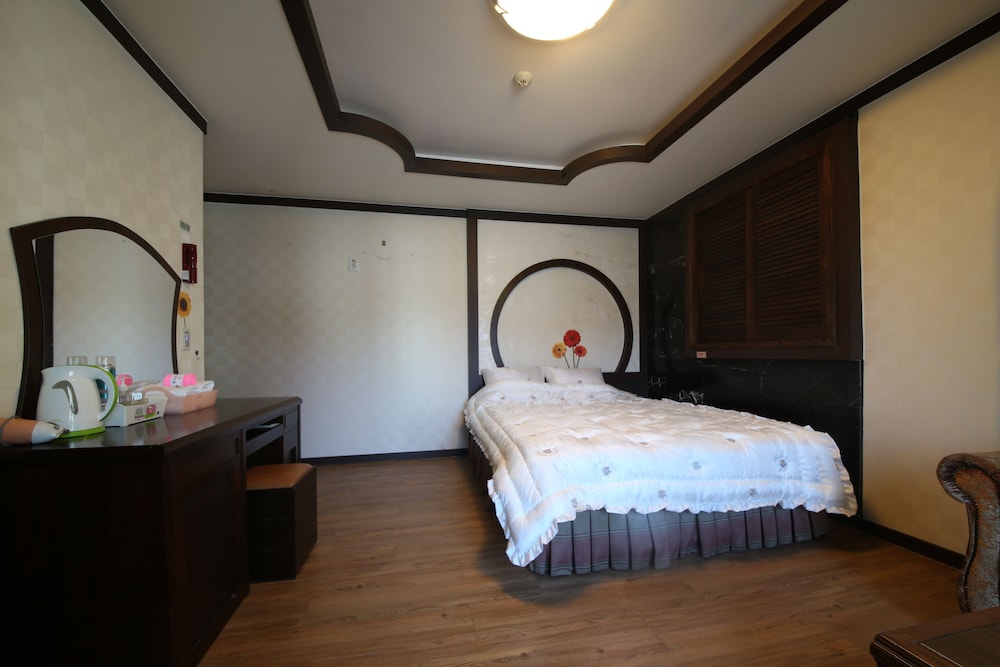 Deluxe Room, 1 Bedroom photo 3