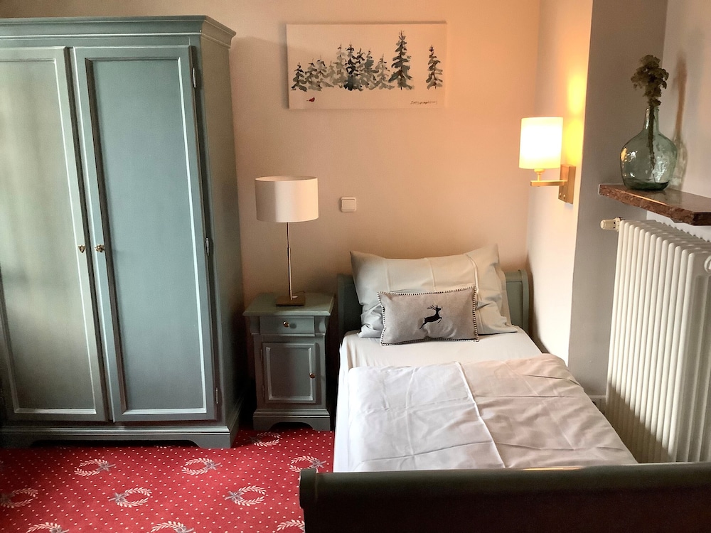 Single Room, 1 Twin Bed, Non Smoking, Private Bathroom