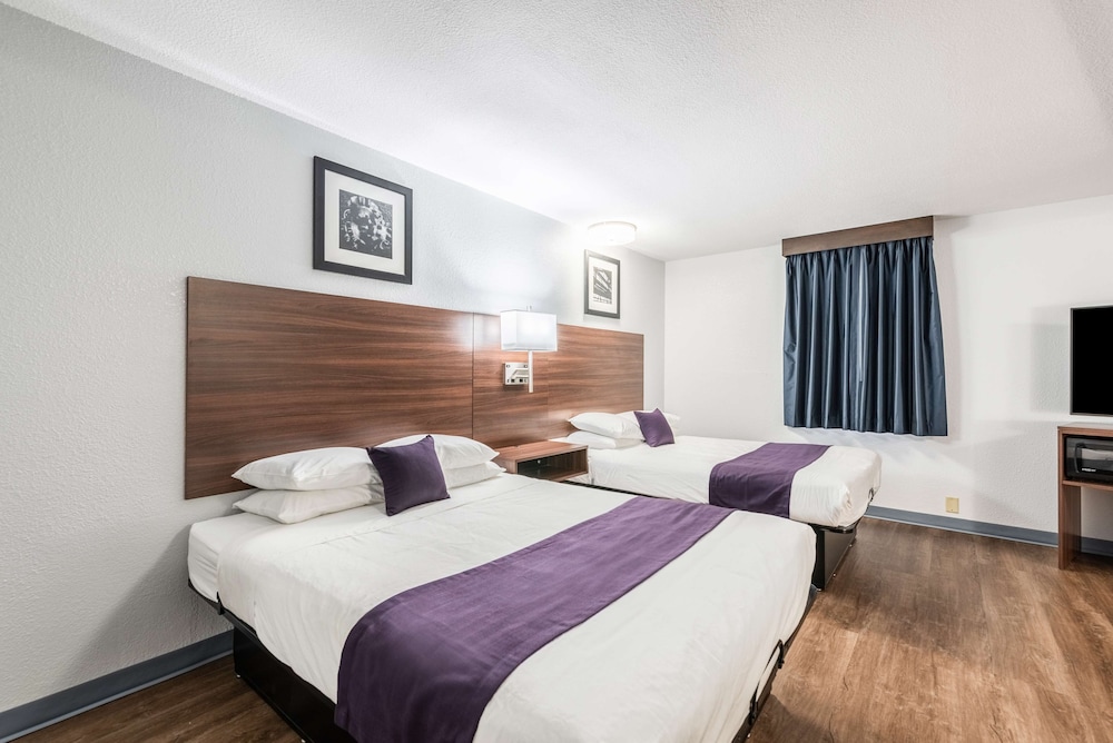 Room, 2 Queen Beds - Photo 2