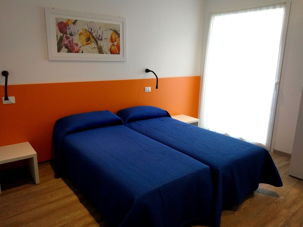 Penthouse, 2 Bedrooms, Balcony, Sea View (CX1)