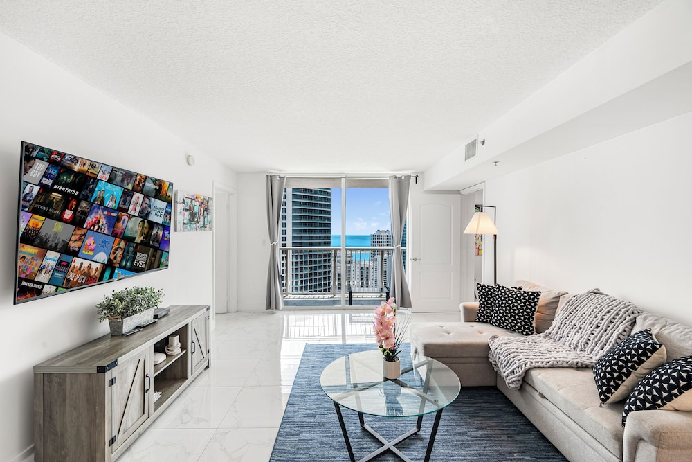 Luxury Condo, 2 Bedrooms, Ocean View photo 1