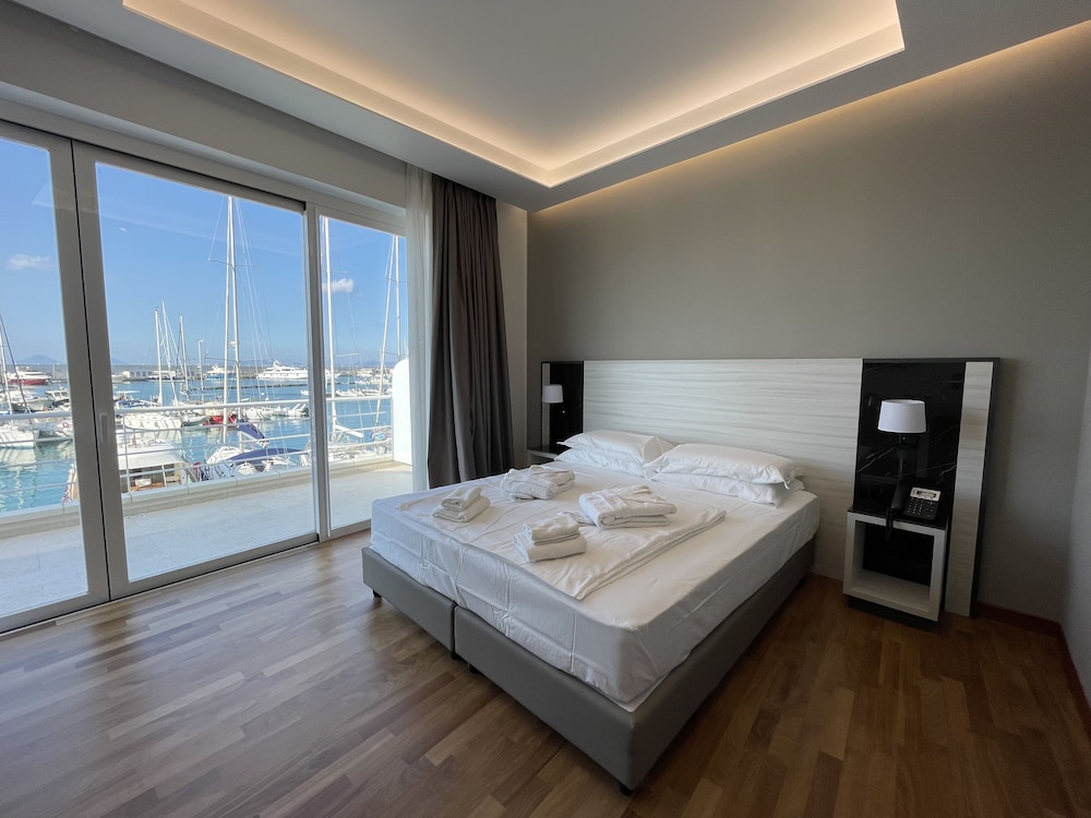 Deluxe Double or Twin Room, Harbor View