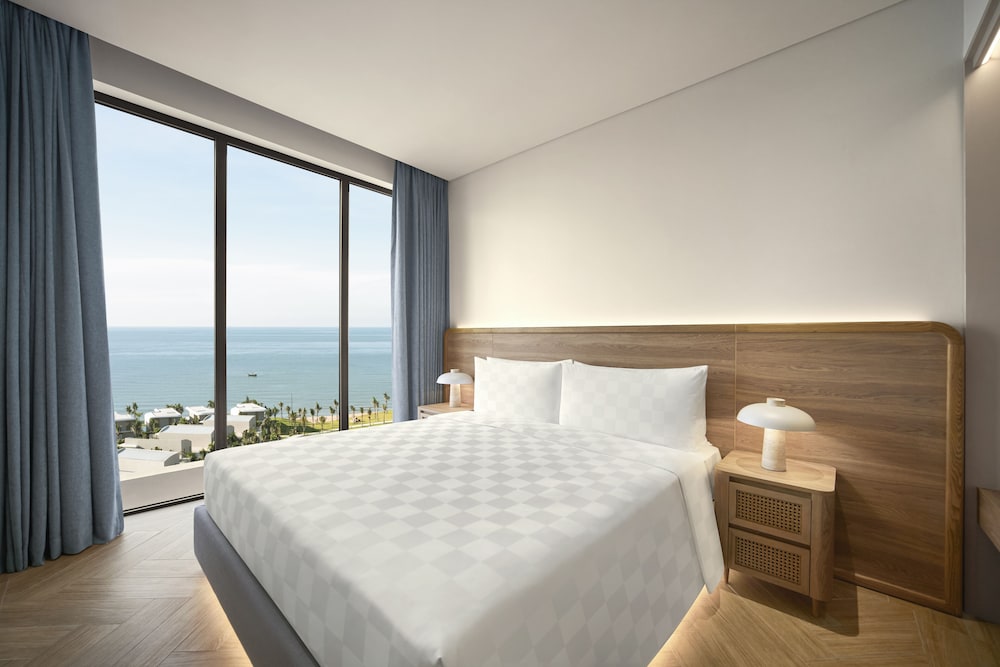 2Bedroom Skypool Penthouse Ocean _YSL Libre Escape Package _1 Mini Perfume _Afternoon Tea Set for 2 photo 3