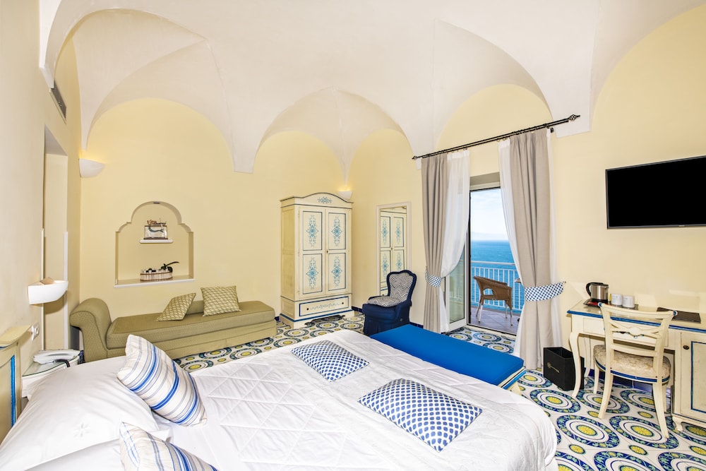 Deluxe Quadruple Room, Sea View - Photo 1
