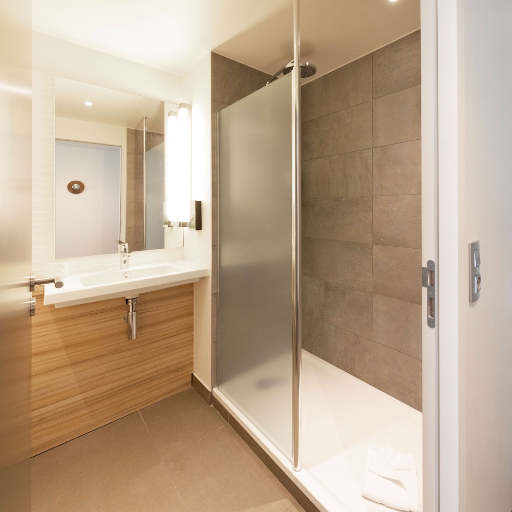 Basic Room, 1 Double Bed - Photo 3