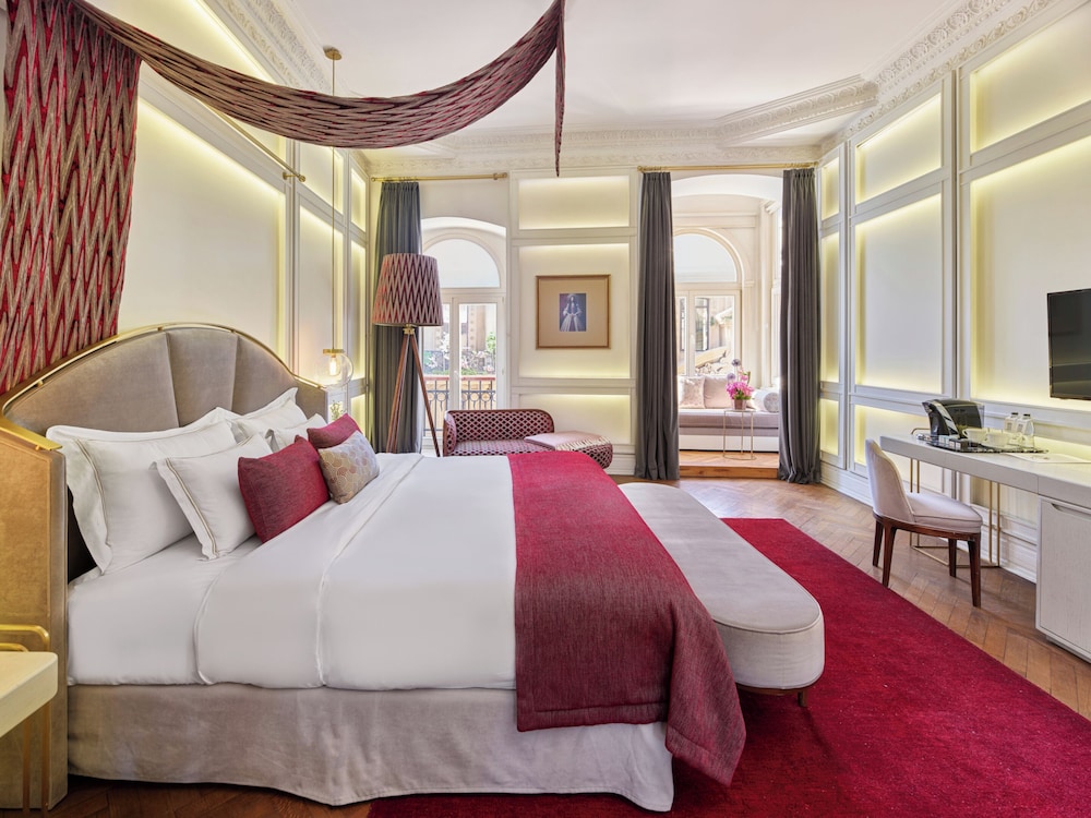 Junior Suite with Istiklal Avenue View photo 1