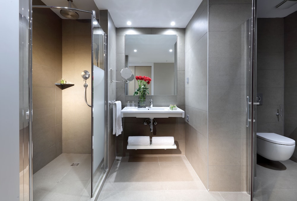 Suite - Photo 5