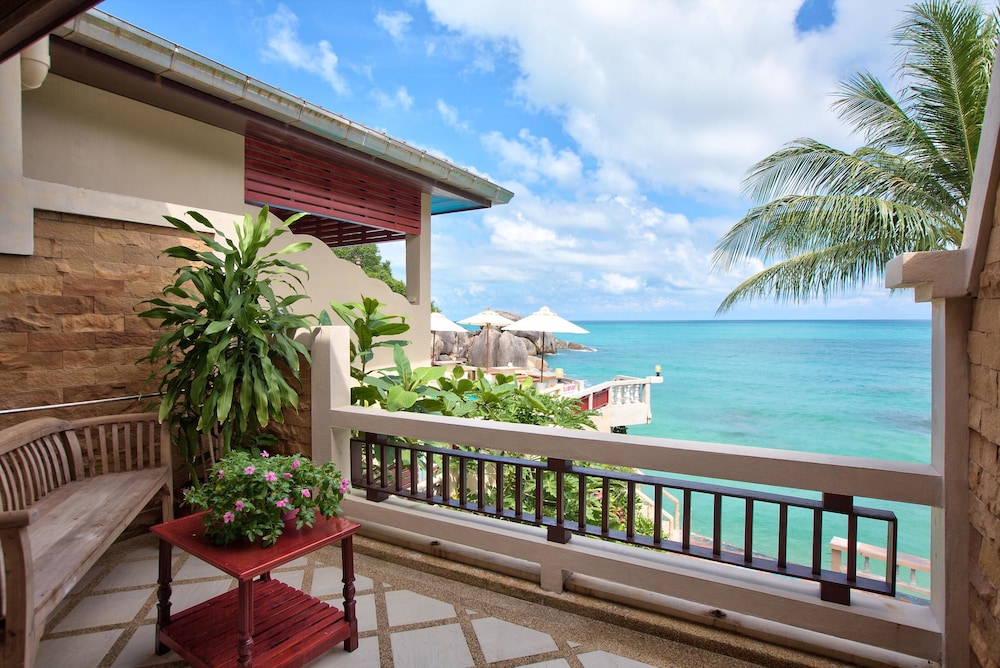Beachfront Balcony photo 1