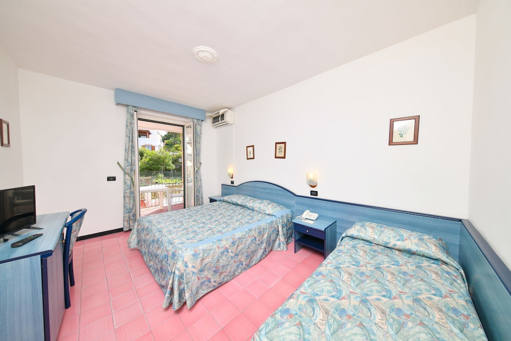 Triple Room photo 3