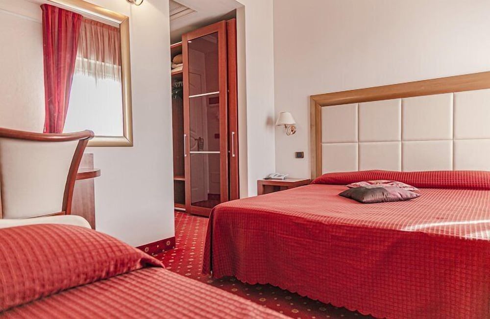 Superior Triple Room photo 2