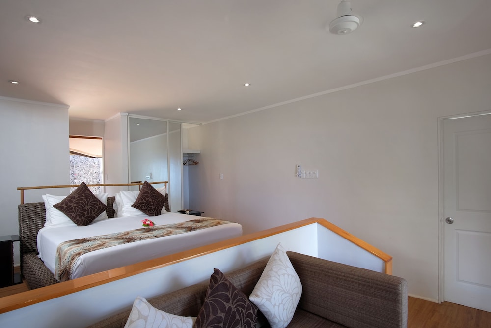 Superior Villa, Jetted Tub (Interconnecting rooms)