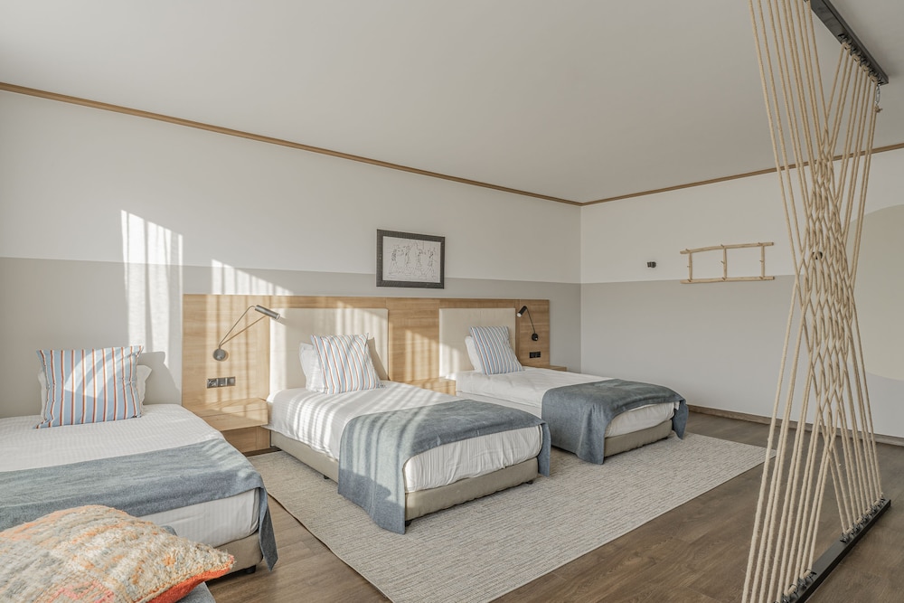 Deluxe Triple Room - Photo 2