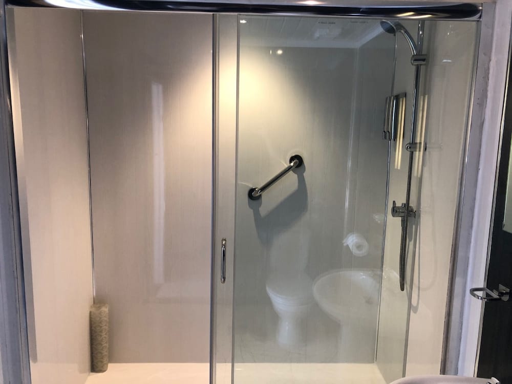 Deluxe Double Room with Shower photo 2