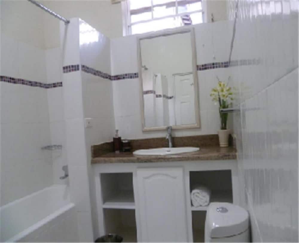 House, 3 Bedrooms photo 3