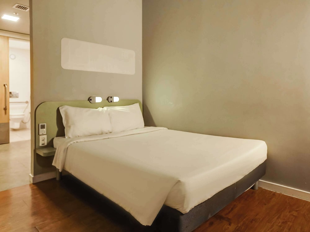 Standard Room, 1 Double Bed (Accessible)