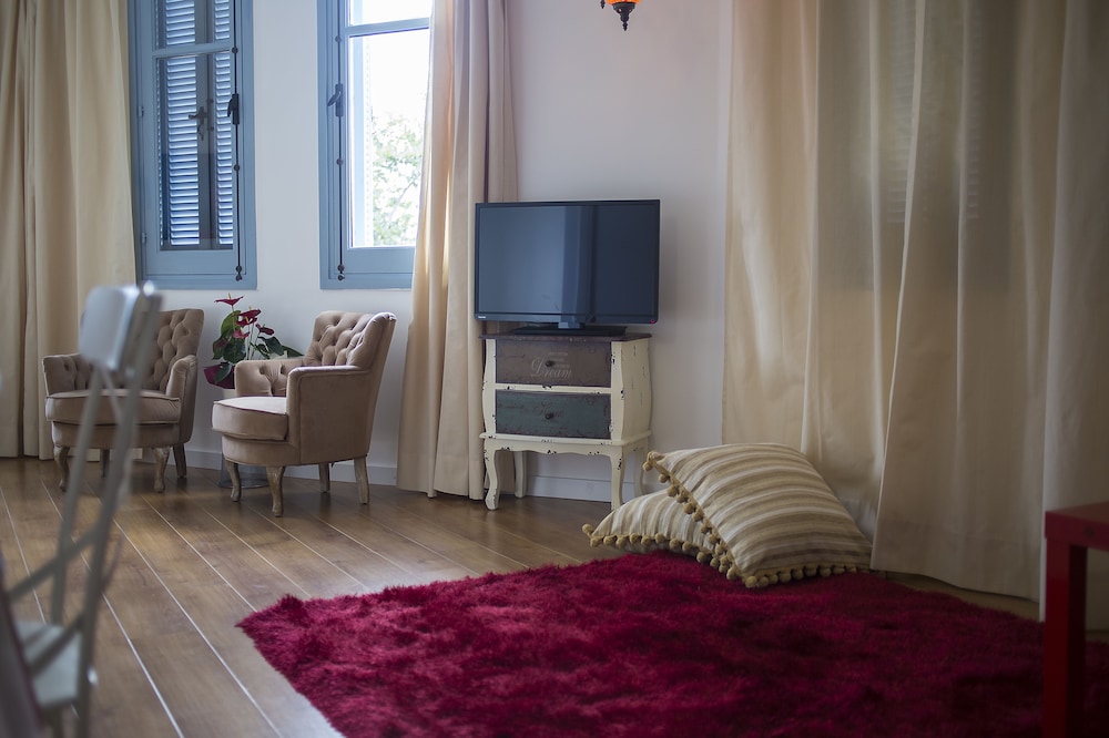 Luxury Studio, City View photo 3