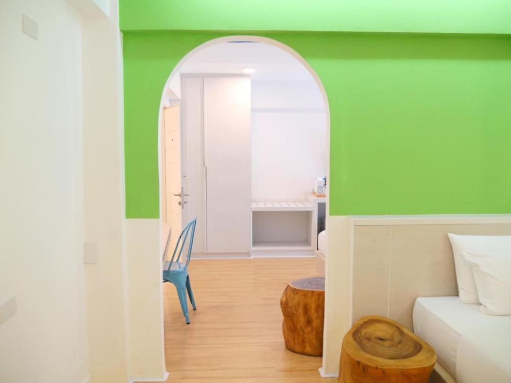 Connecting Room - Photo 2