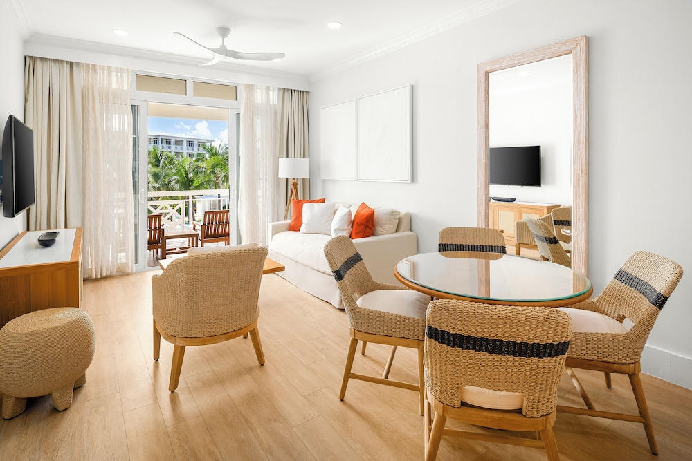 Deluxe Suite, 1 Bedroom, Garden View (Recently Renovated) - Photo 4