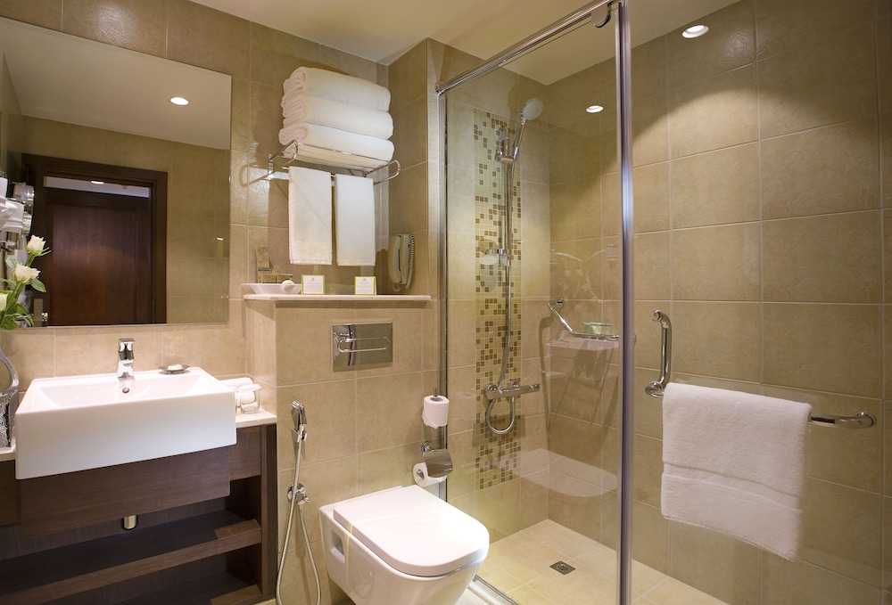 Deluxe Room, 1 King Bed photo 3