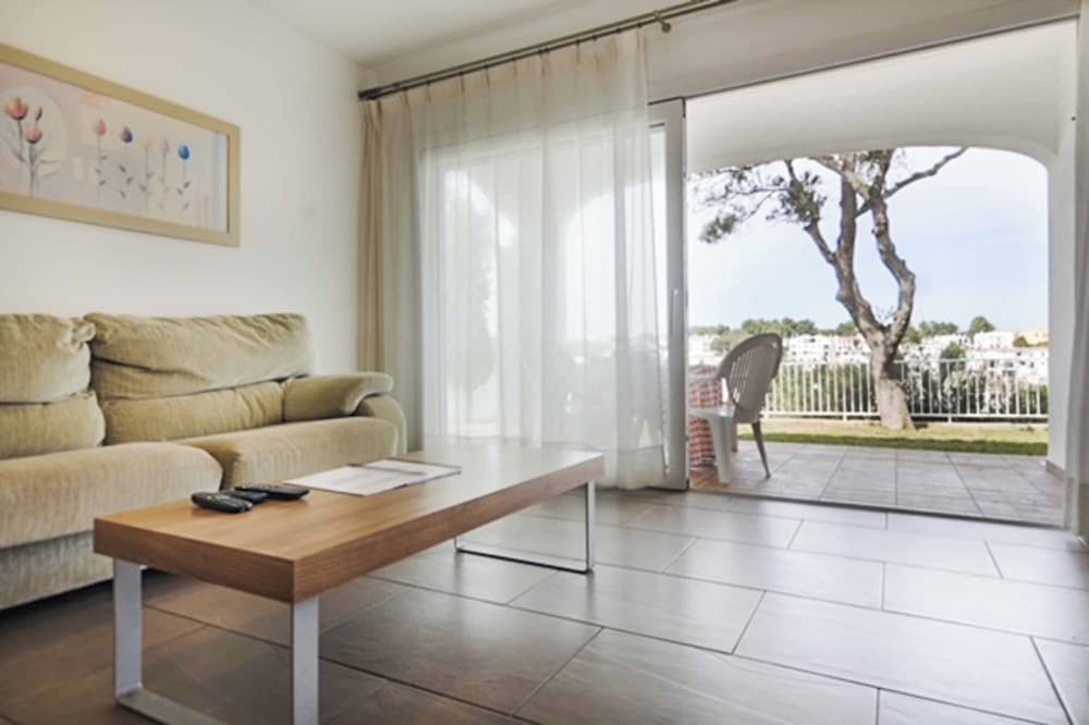 Villa (4 Bedrooms) photo 2